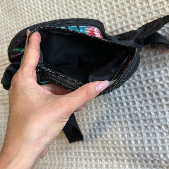 Aloha Hawaii Fanny pack. - Picture 5 of 6